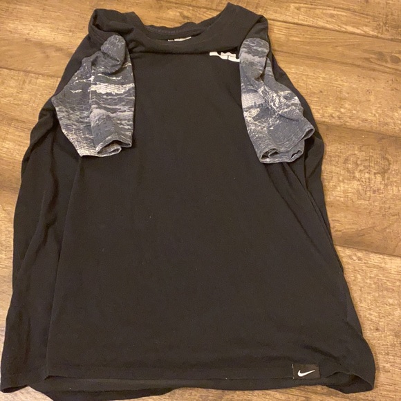 Men’s Nike shirt - Picture 4 of 4